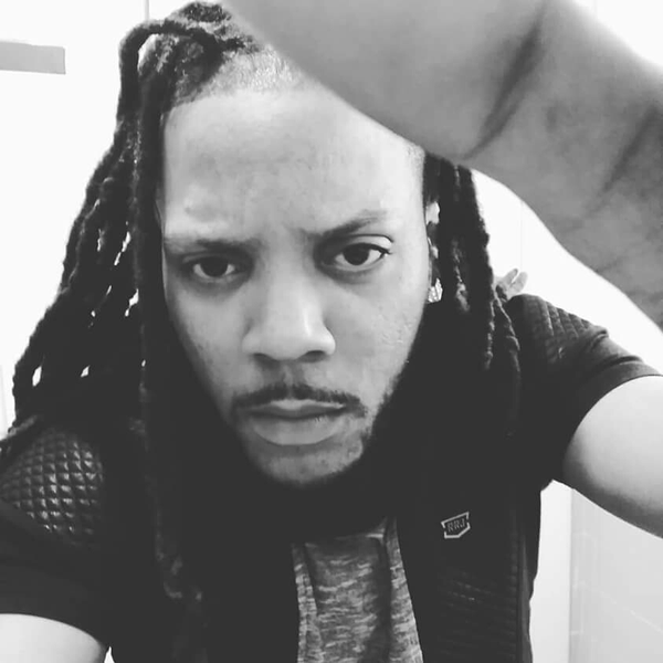 Moe Money's user icon